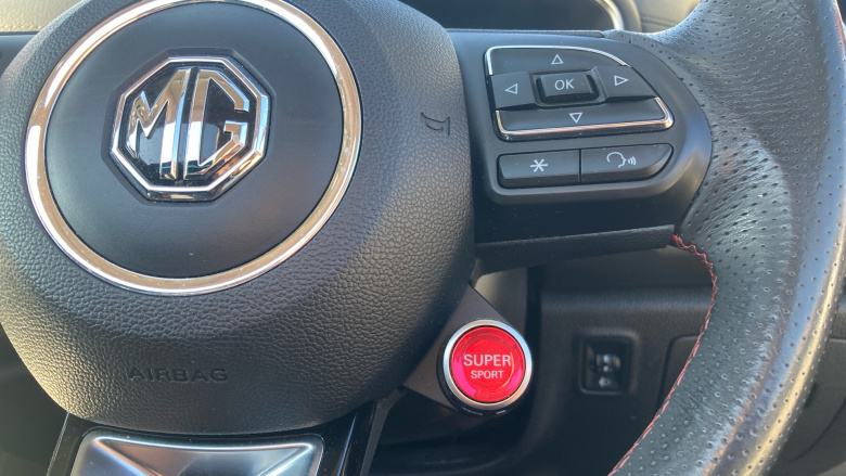 MG Hs 1.5 T-GDI Exclusive 5dr DCT Petrol Hatchback